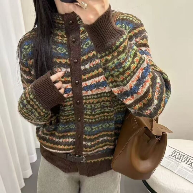 《花海-棕色》新款半高领提花开衫毛衣 女a18