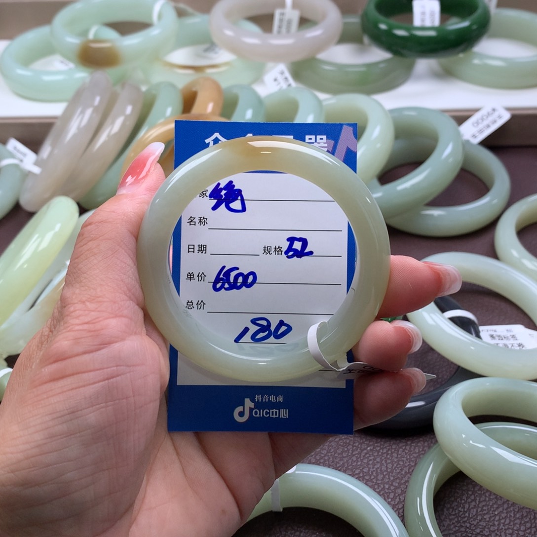 和田玉手镯未镶嵌绝*