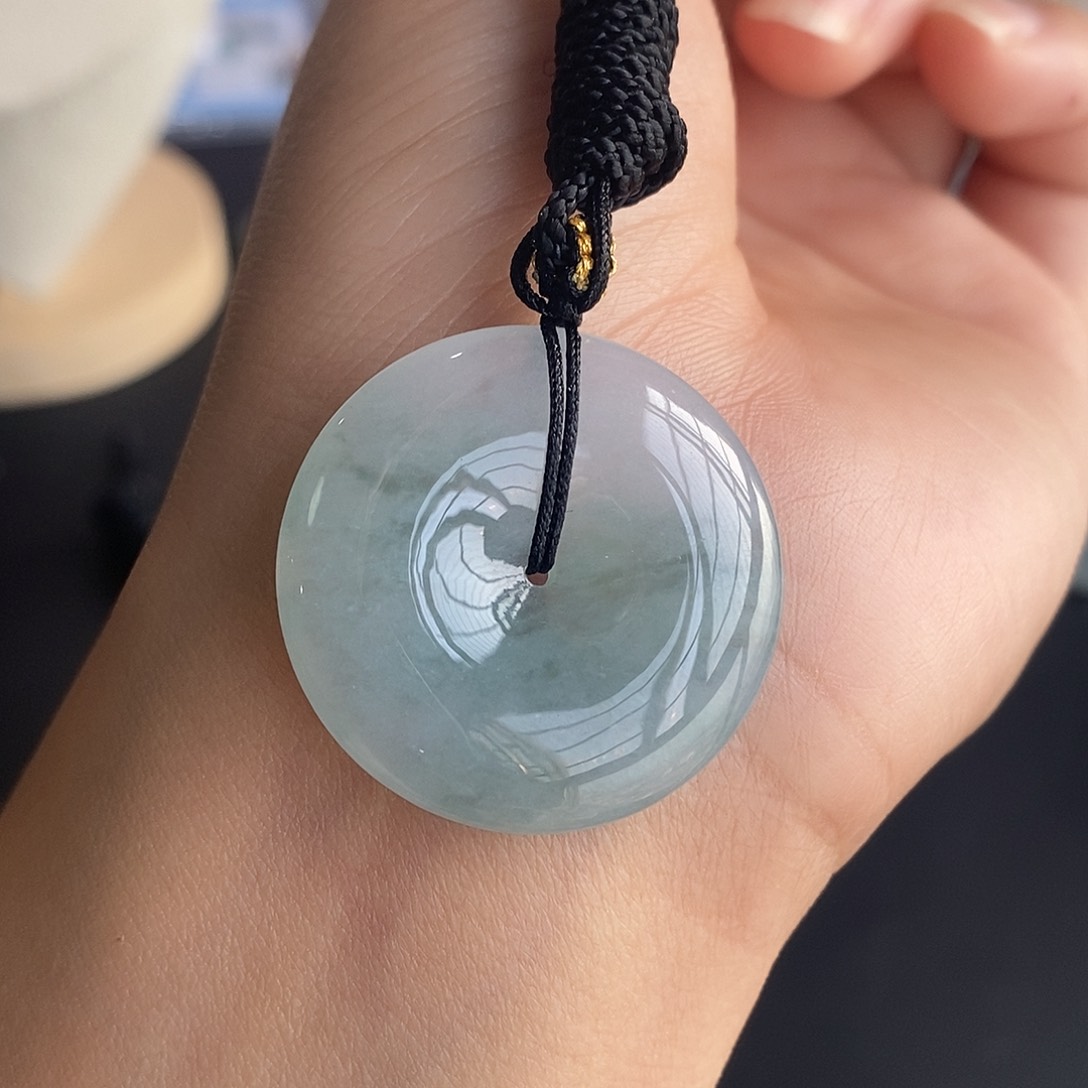 翡翠颈饰未镶嵌翡翠首饰