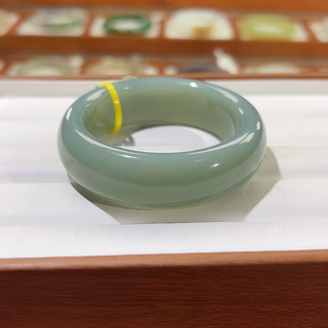 和田玉手镯未镶嵌且末蓝