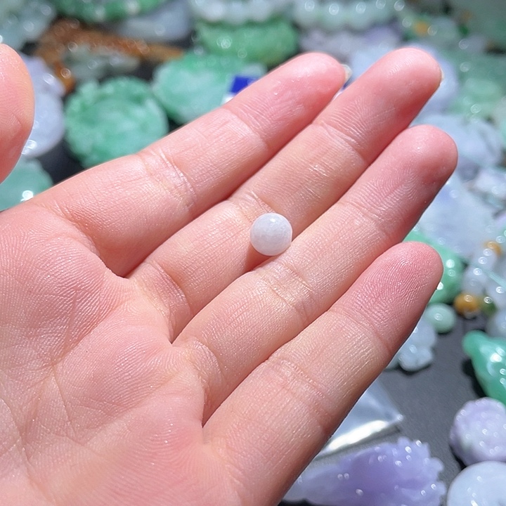 翡翠未镶嵌颈饰金**虹天