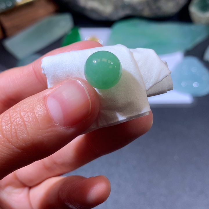 翡翠颈饰未镶嵌卡10.8珠子