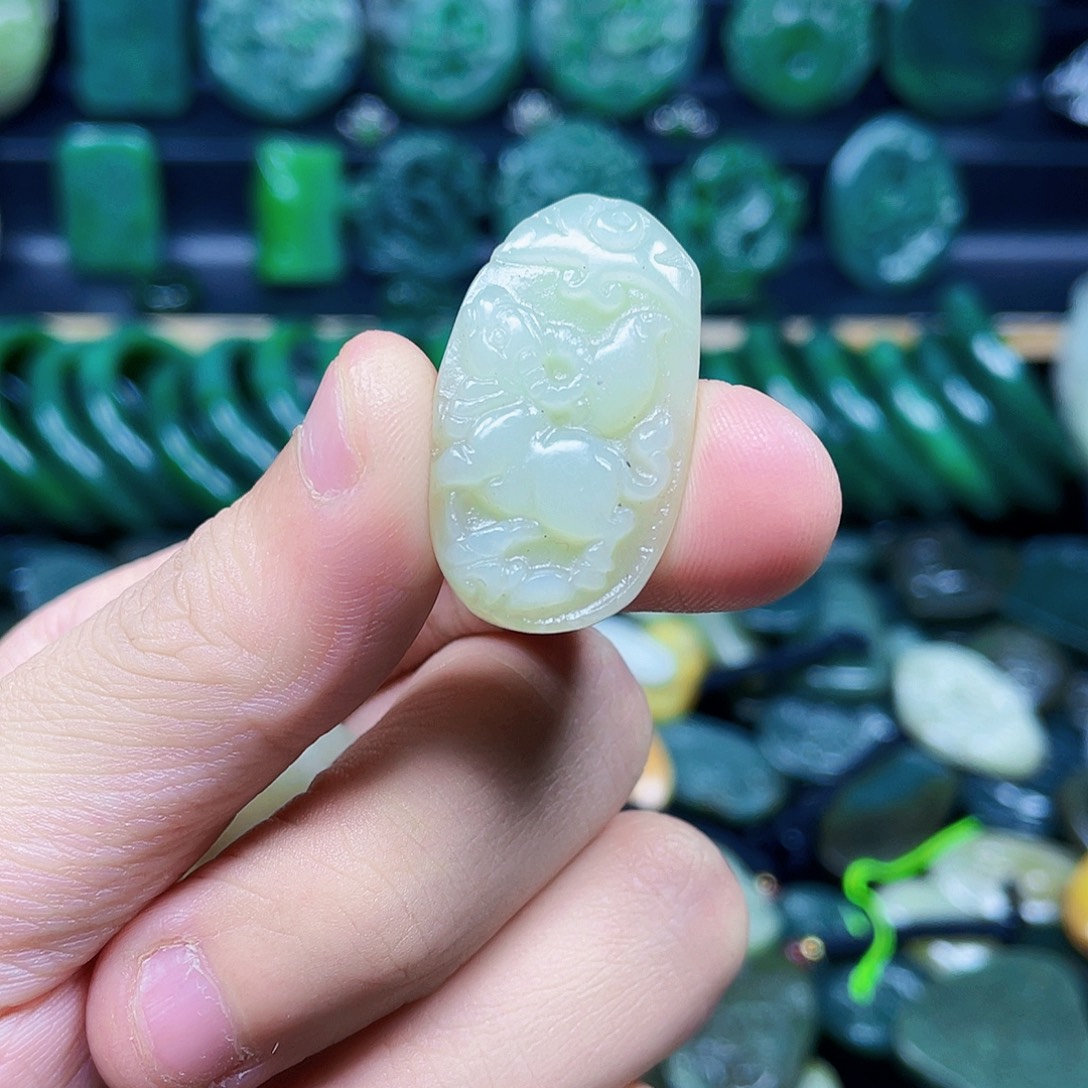 和田玉未镶嵌珠宝奇石