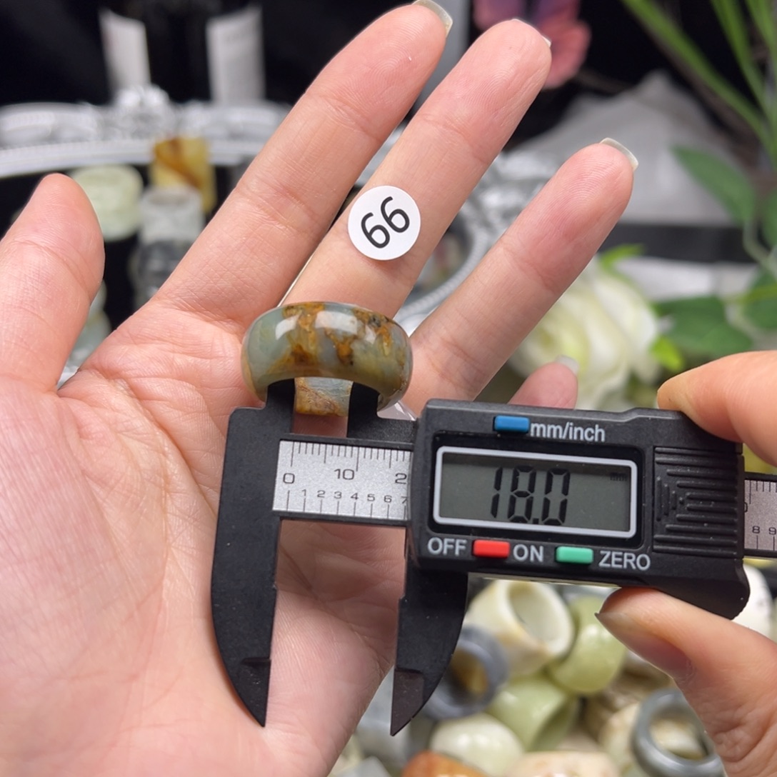 蛇纹石玉未镶嵌戒指