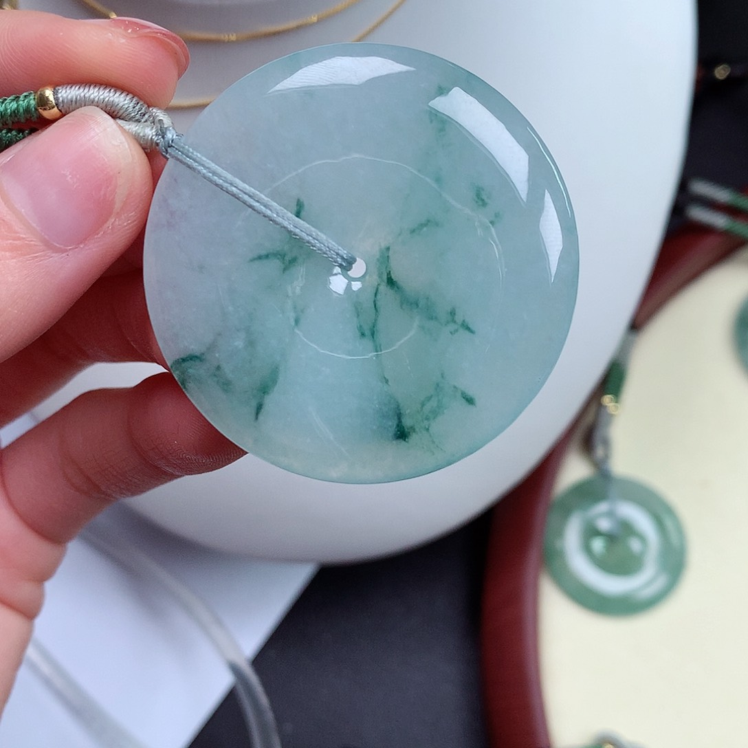 翡翠颈饰未镶嵌心*平安扣