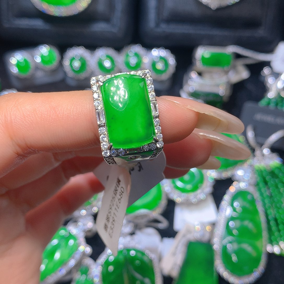 翡翠吊坠(不含链)银S925镶嵌翡翠