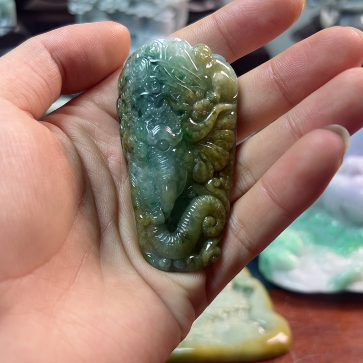 翡翠摆件未镶嵌翡翠