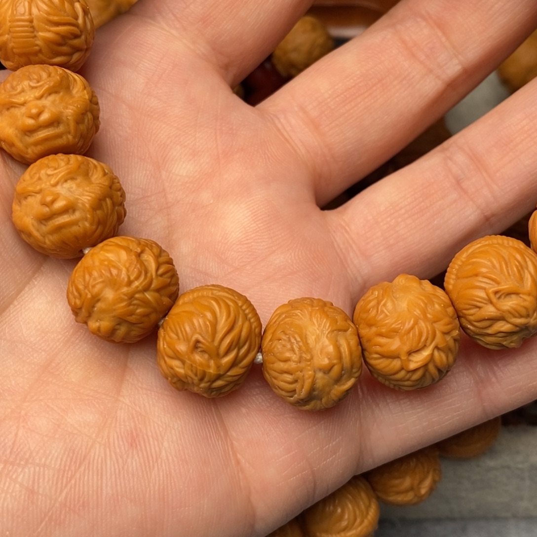 长***风吊坠猴头核桃大圣15手串