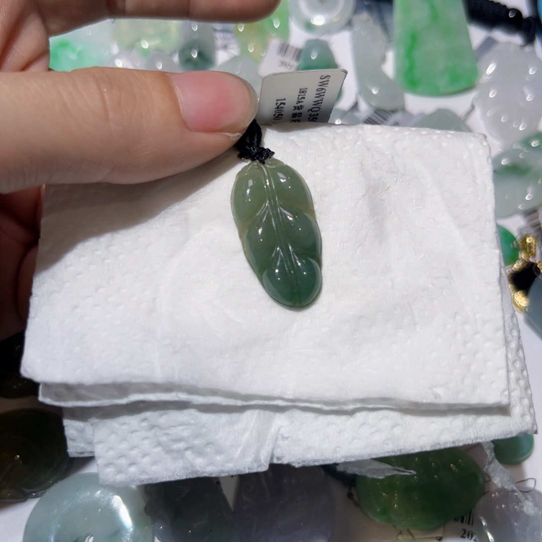翡翠颈饰未镶嵌天然翡翠A货