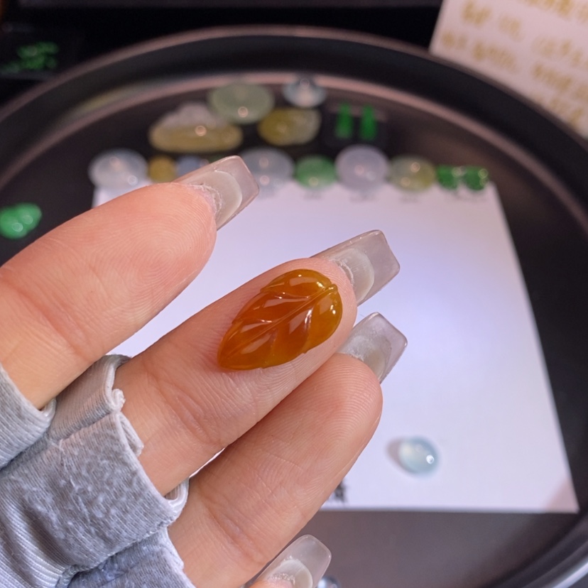 【闪购商品】翡翠挂件未镶嵌叶子