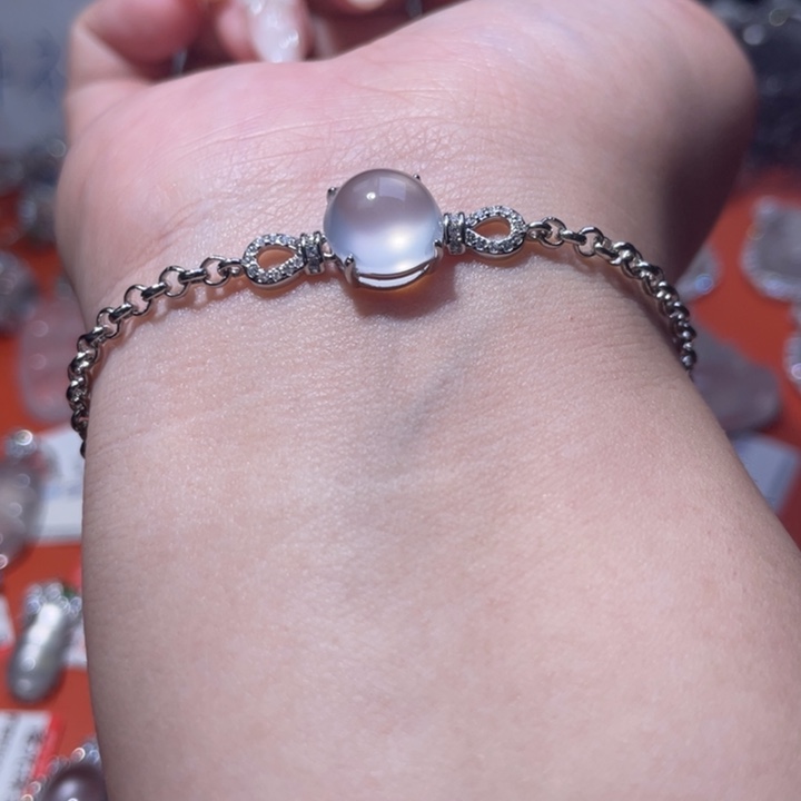 石英质玉未镶嵌颈饰