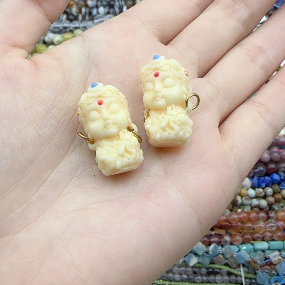 玛瑙/玉髓未镶嵌珠宝半成品牙度母2个