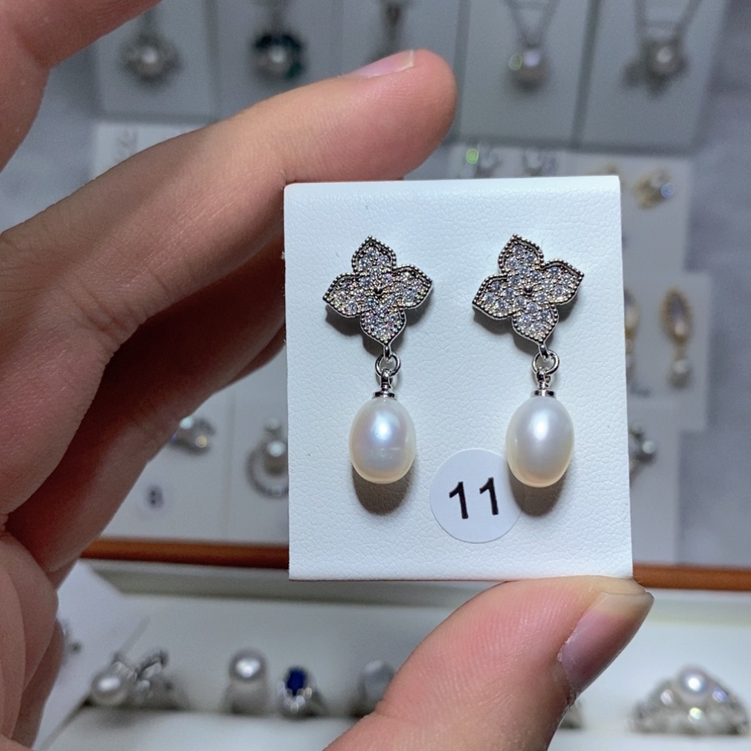 银S925镶嵌耳饰淡水珍珠
