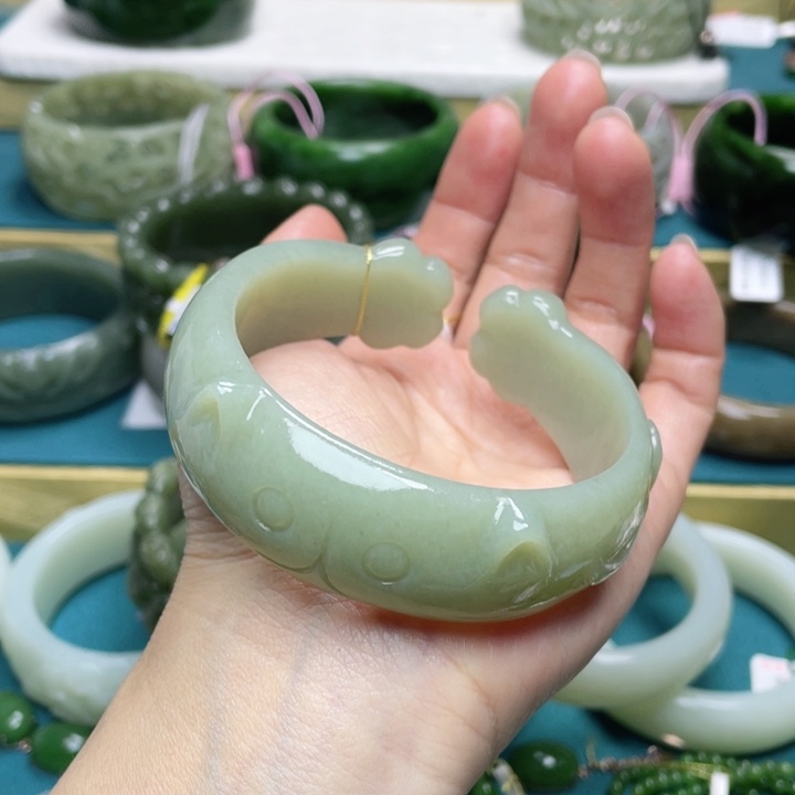 和田玉手61圈口 编号61未镶嵌