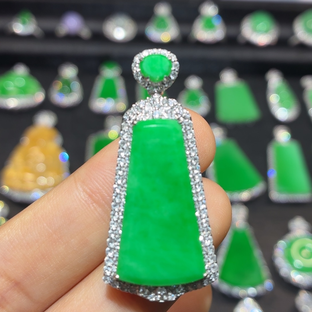 翡翠18K金镶嵌吊坠(不含链)