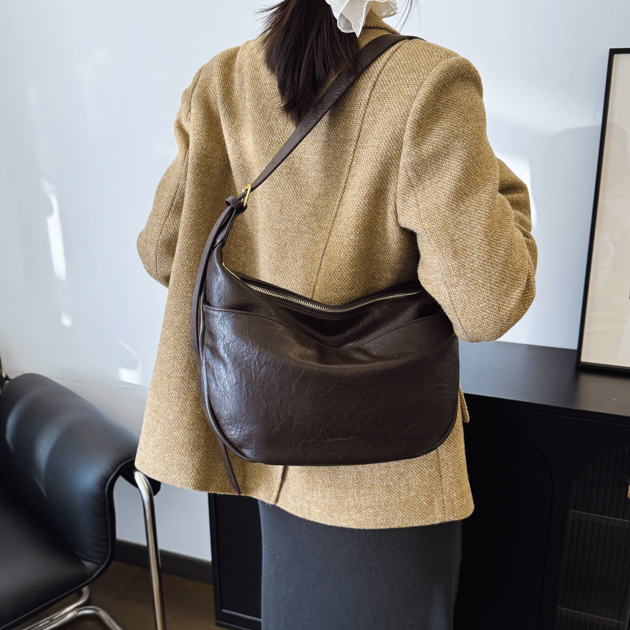 法国潮流2025新款褶皱质感旅行腋下包小众时尚简约单肩斜挎饺子包