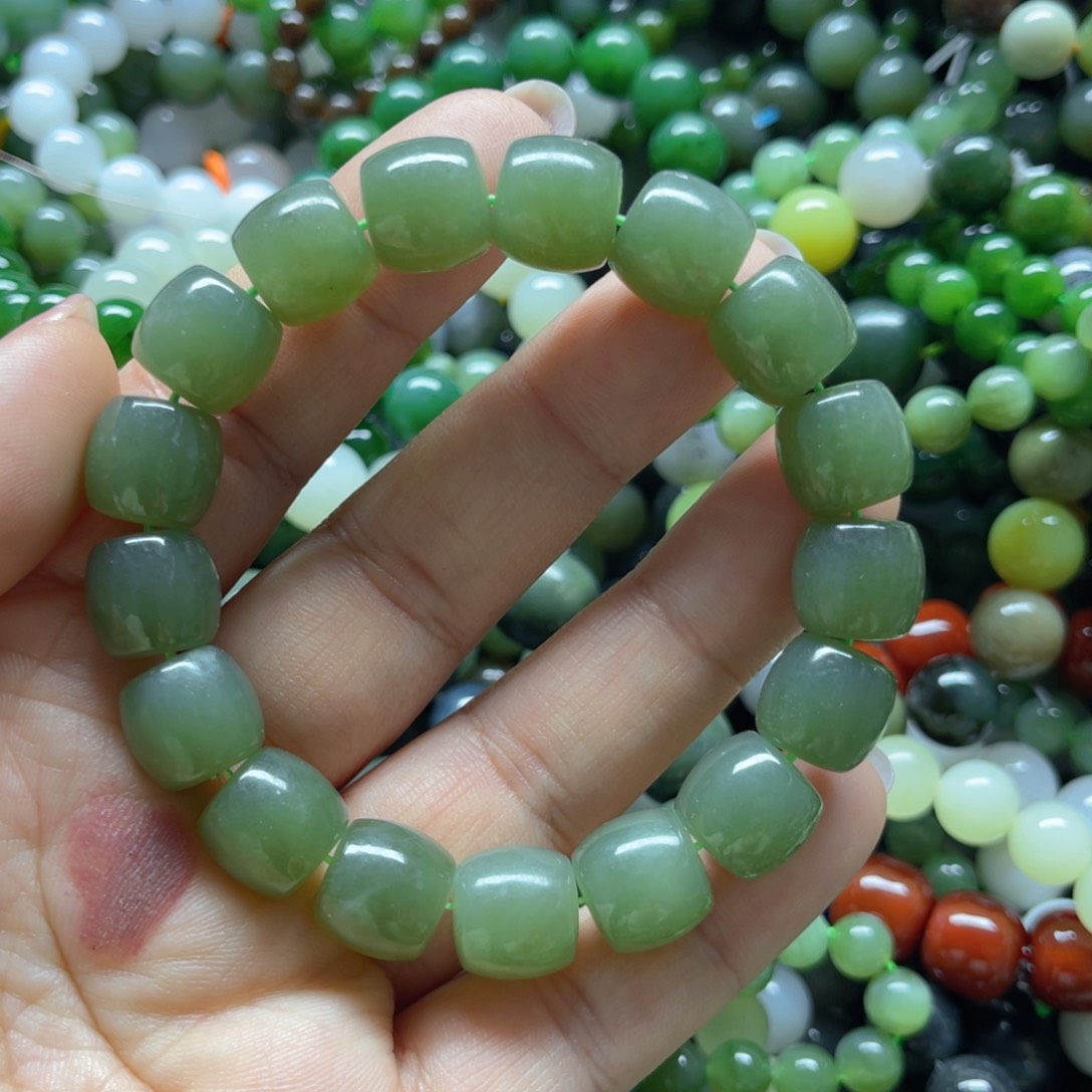 未镶嵌和田玉手链