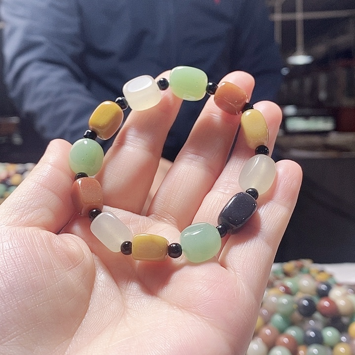 密玉（石英质玉）未镶嵌颈饰