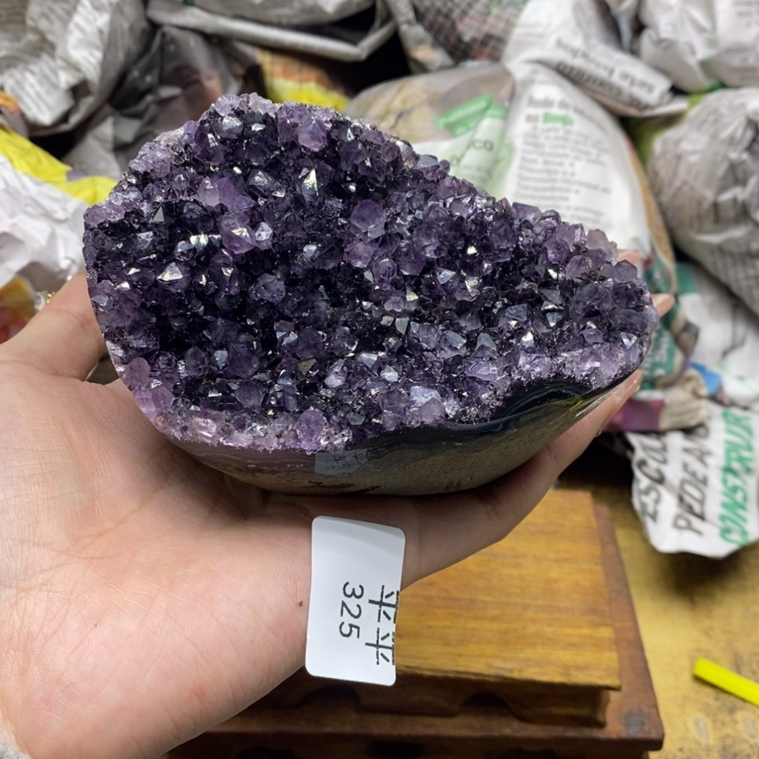 紫晶乌拉圭未镶嵌