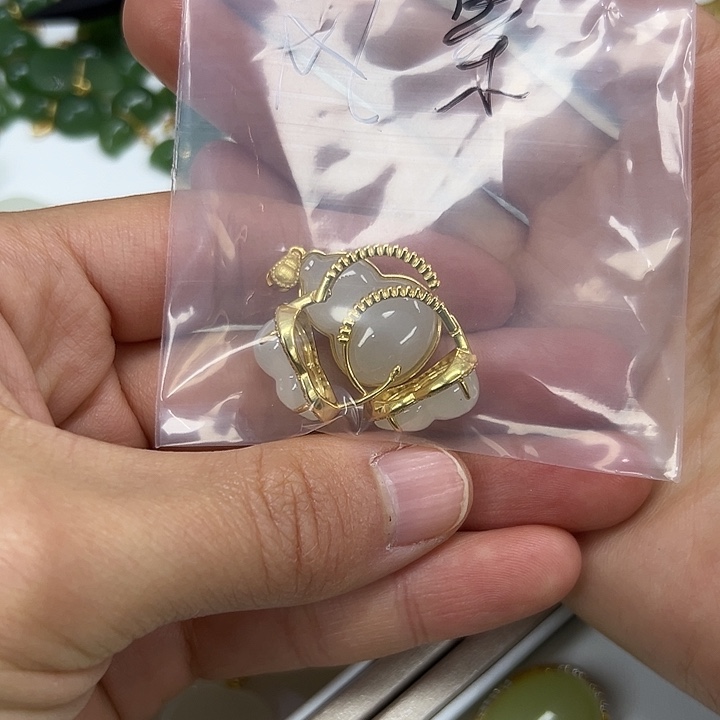 路***景和田玉银S925镶嵌耳饰