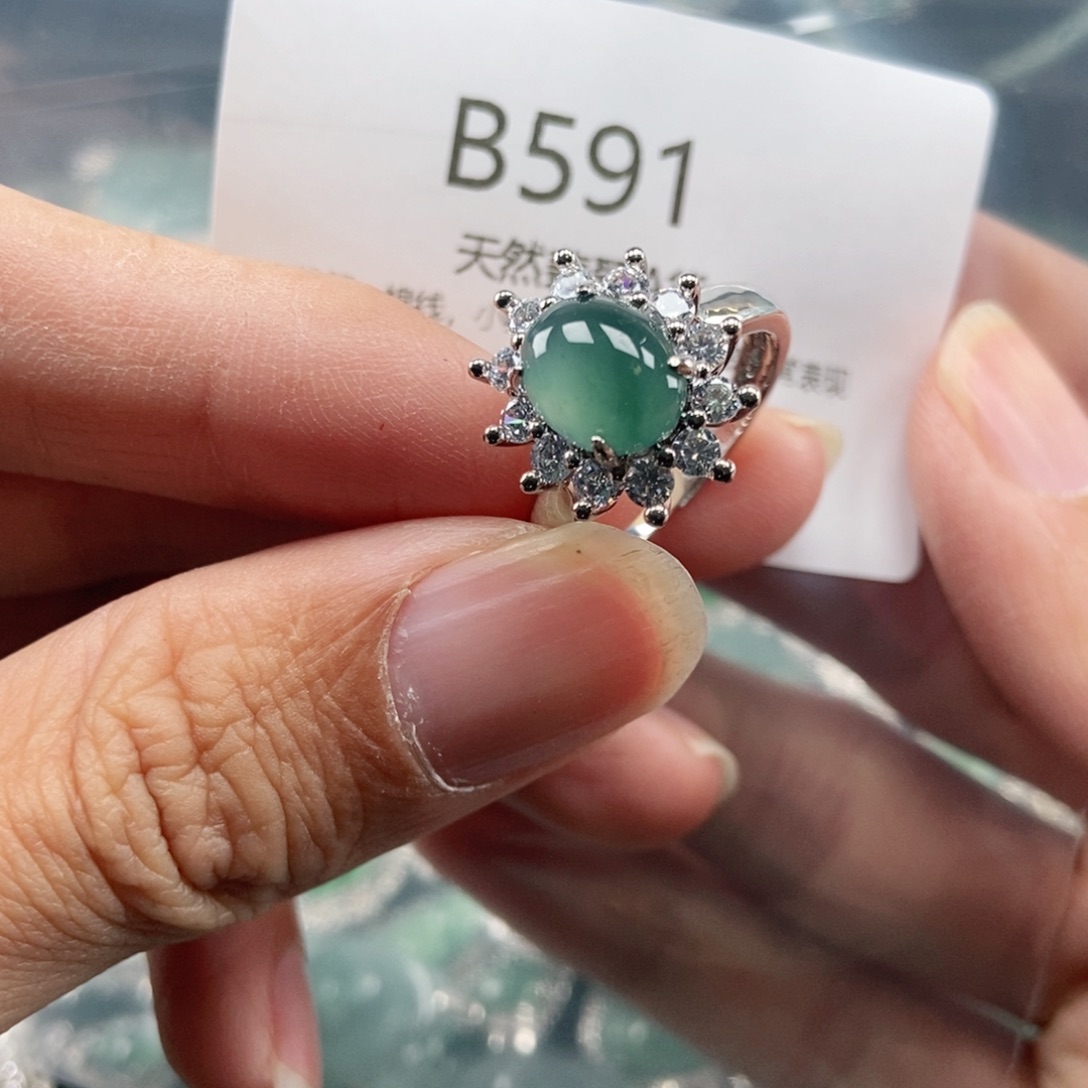 【闪购商品】翡翠吊坠(不含链)未镶嵌