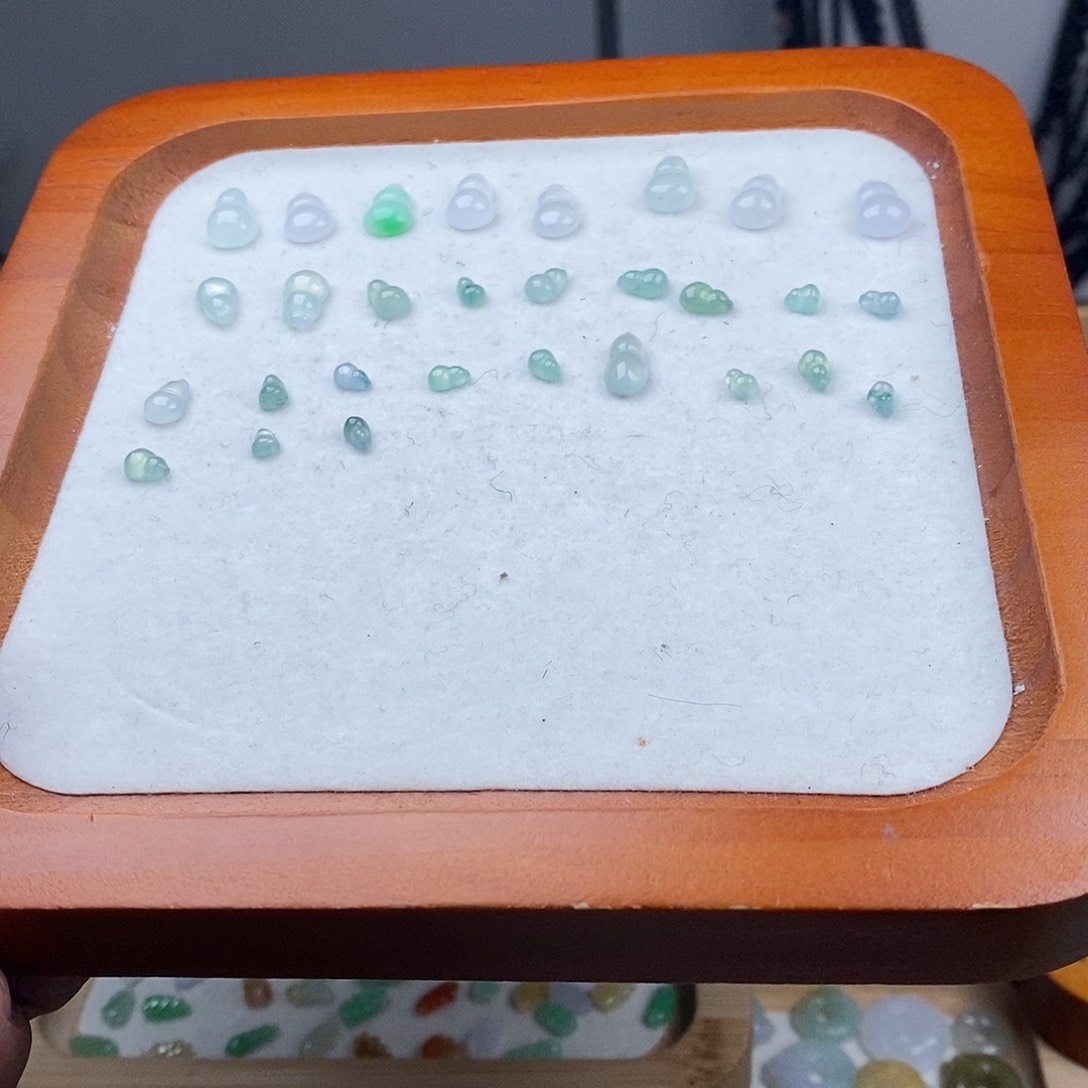 翡翠颈饰未镶嵌葫芦40一个