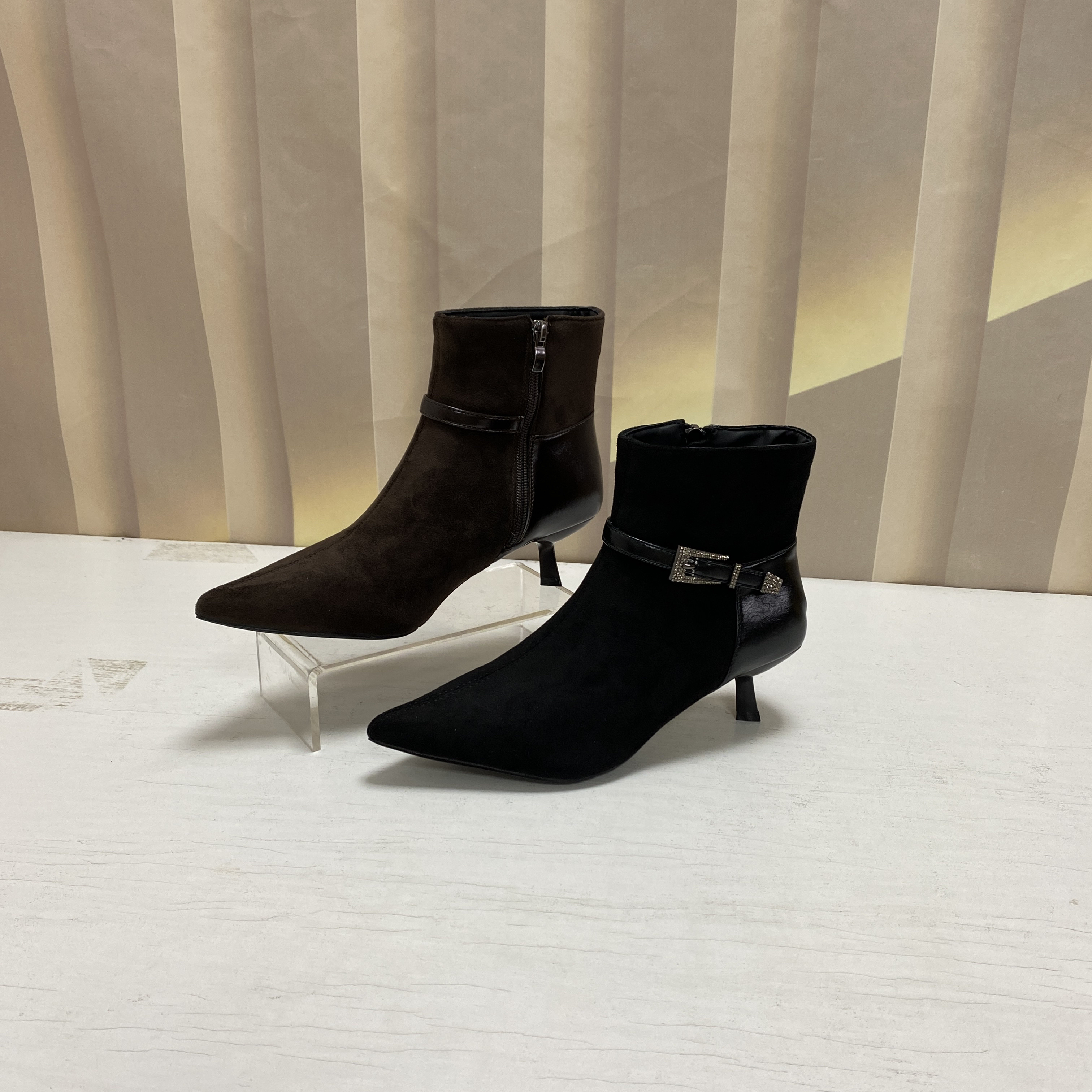 9051-2秋冬新款时尚拼接细跟薄绒短靴G1