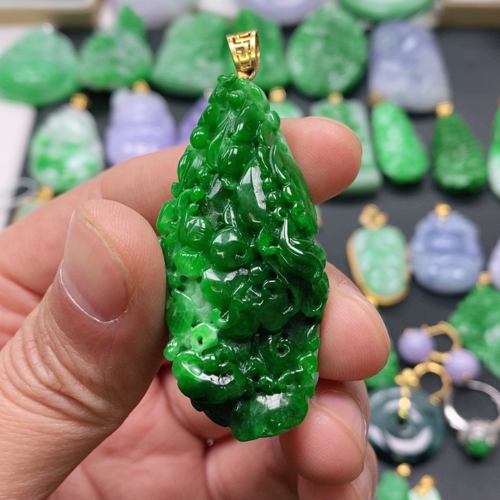 翡翠颈饰未镶嵌吊坠