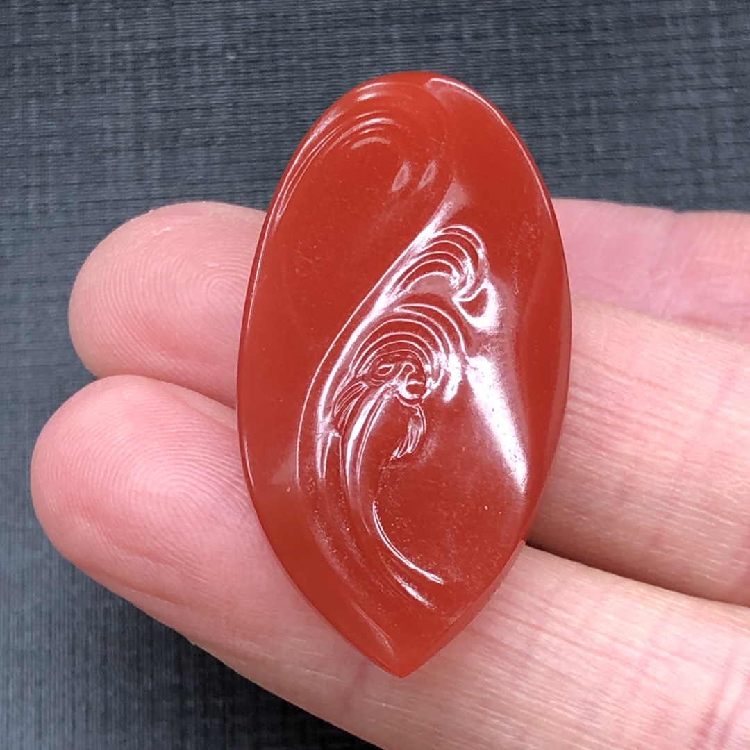 精品原矿保山南红苏工名家叶遂群作品争上游吊坠