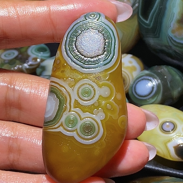 皇***岸玛瑙/玉髓未镶嵌珠宝奇石