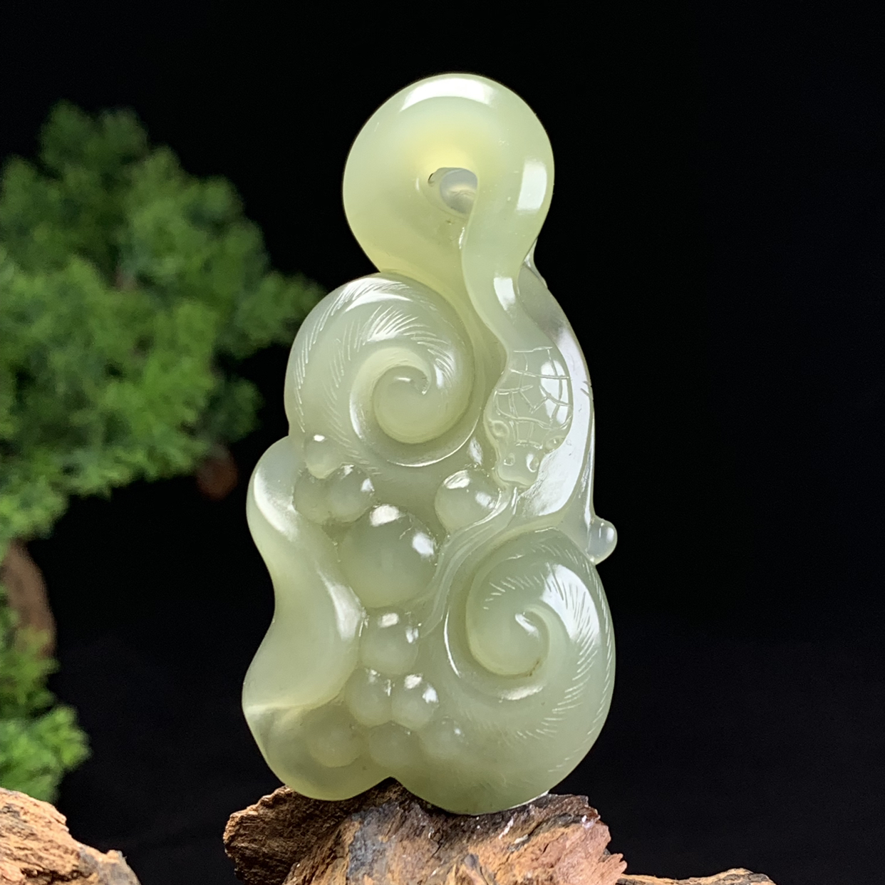 天然和田玉蛇头如意吊坠尺寸68*35*12重量42克