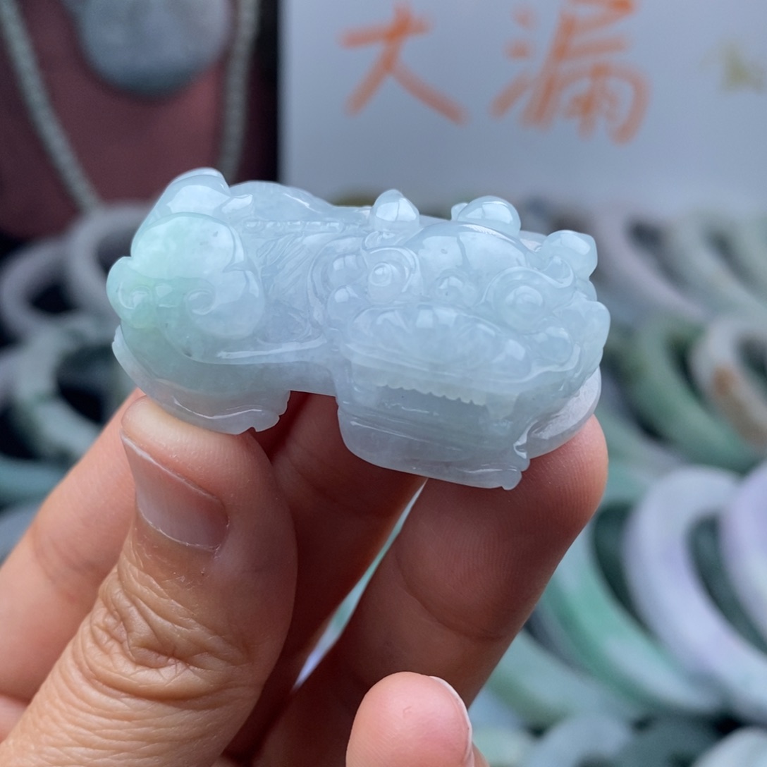 翡翠颈饰未镶嵌M*貔貅