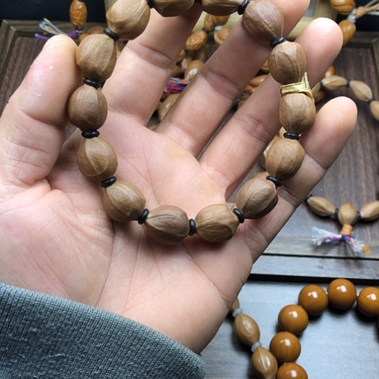 橄榄核吊坠福利蜜桃臀