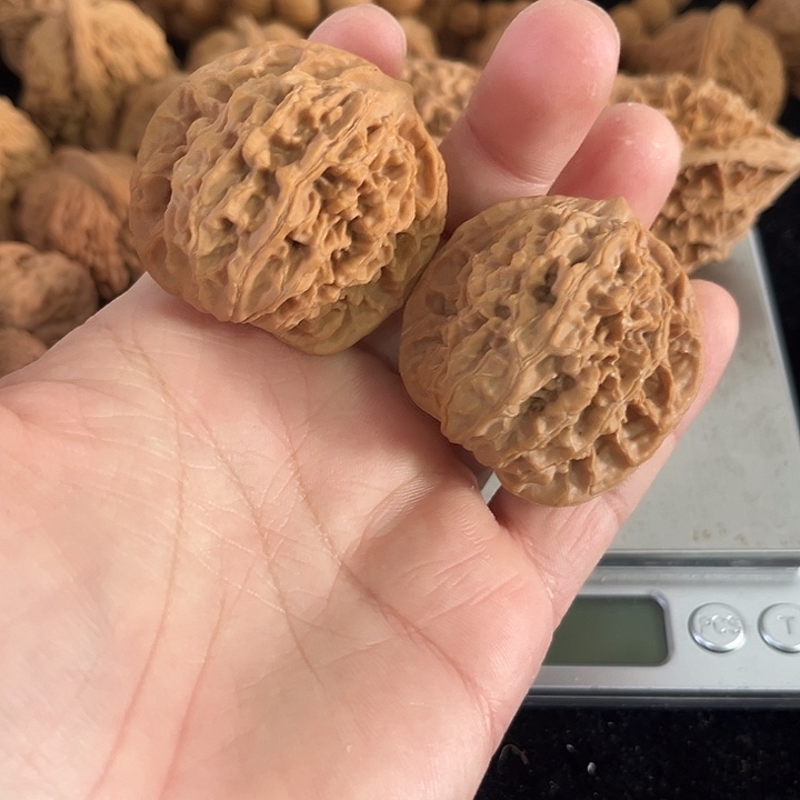 把件文玩核桃42左右练手蟠龙纹狮子头，编号006