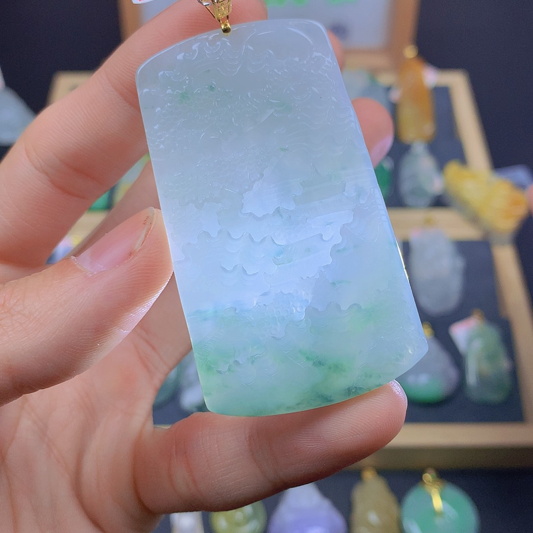 翡翠颈饰18K金镶嵌翡翠