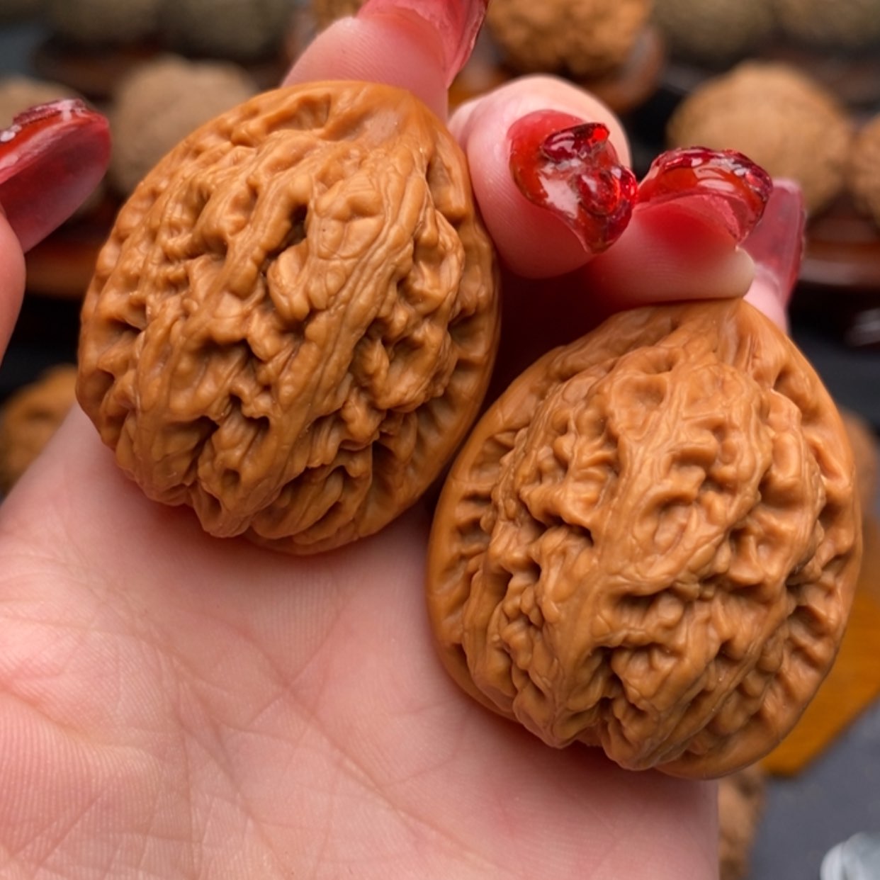 【闪购商品】文玩核桃把件红锦鲤35