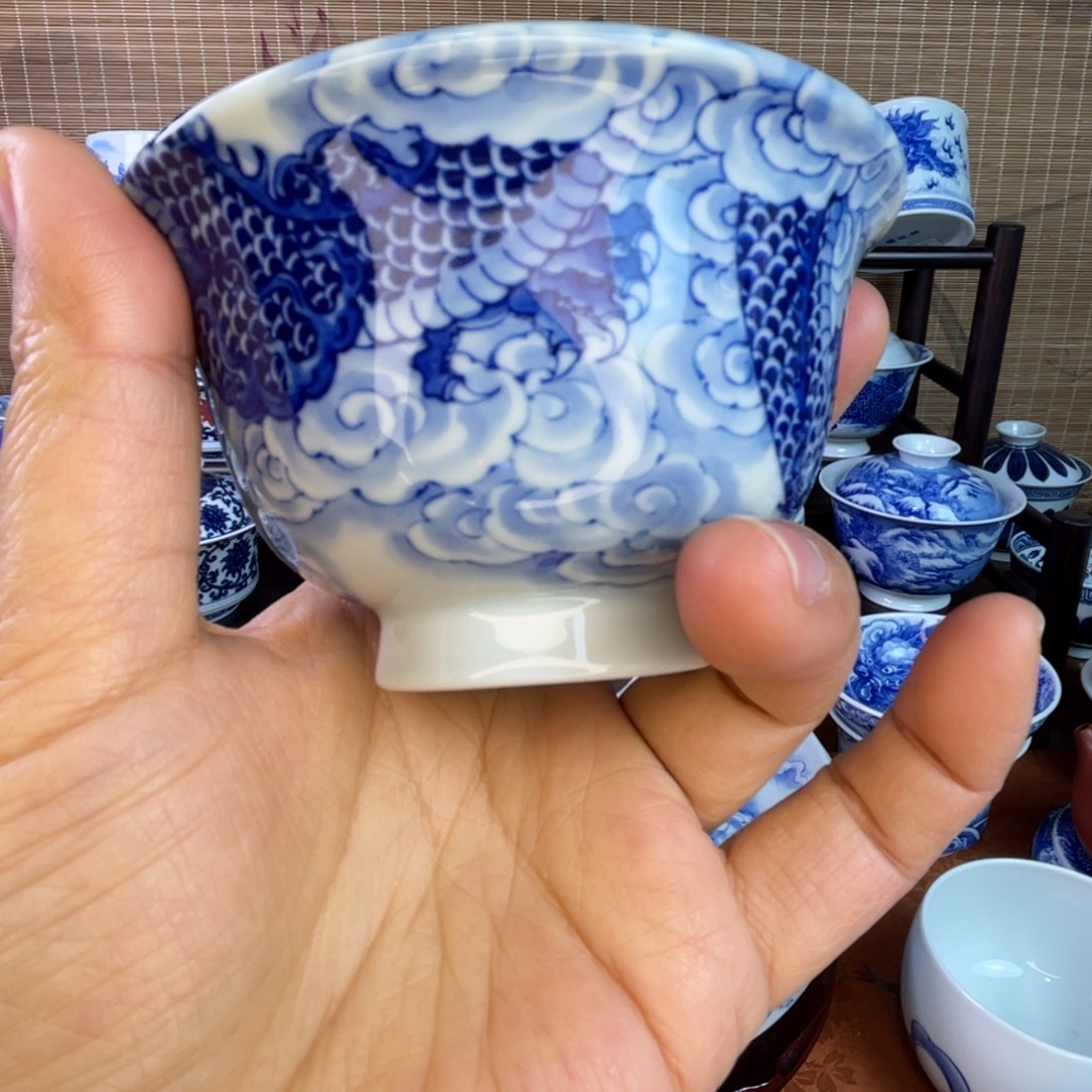 隔***杨景德镇陶瓷艺术龙纹压手