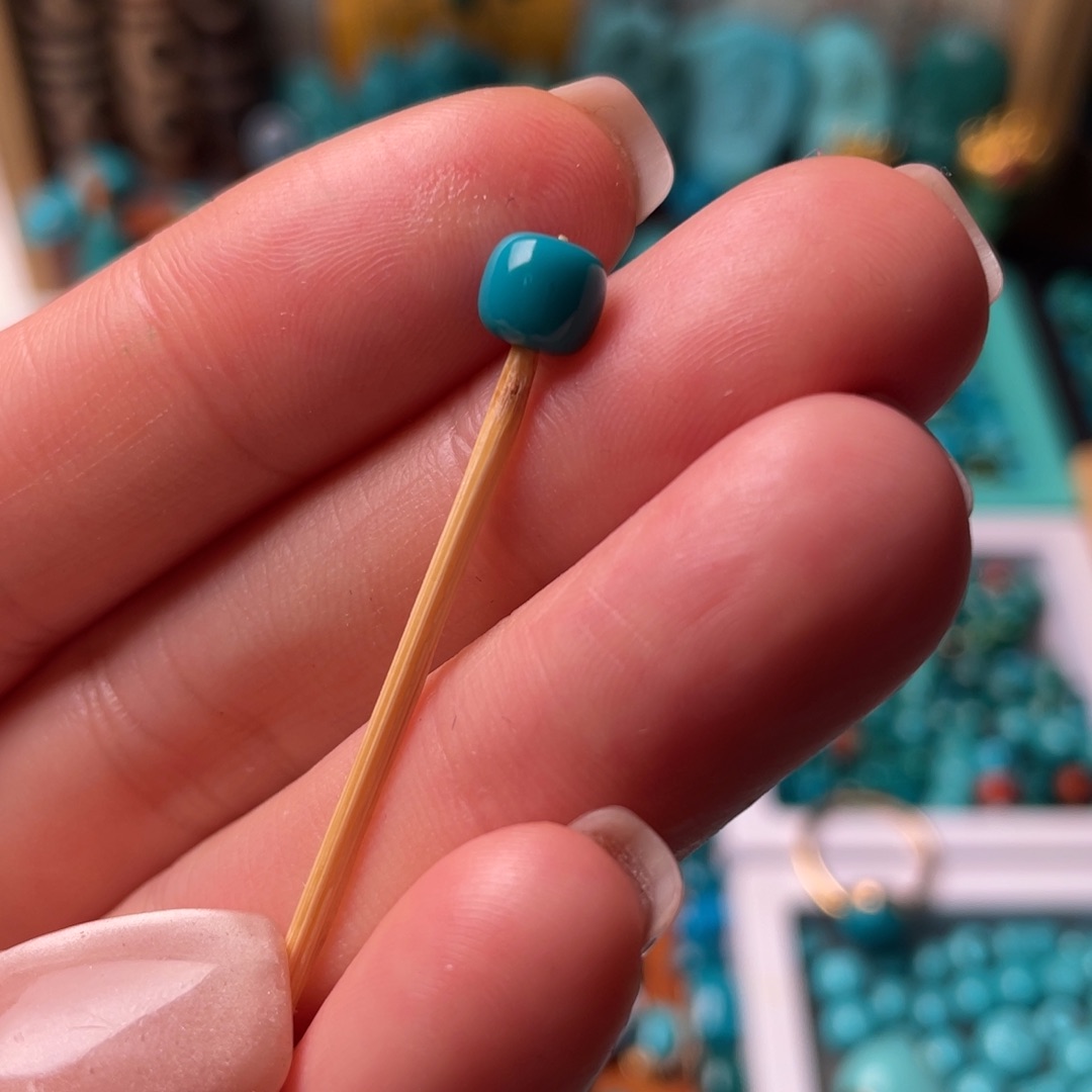 绿松石颈饰未镶嵌