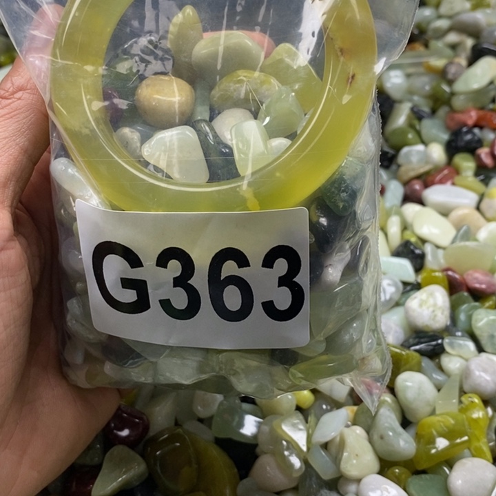 蛇纹石玉鱼缸石未镶嵌