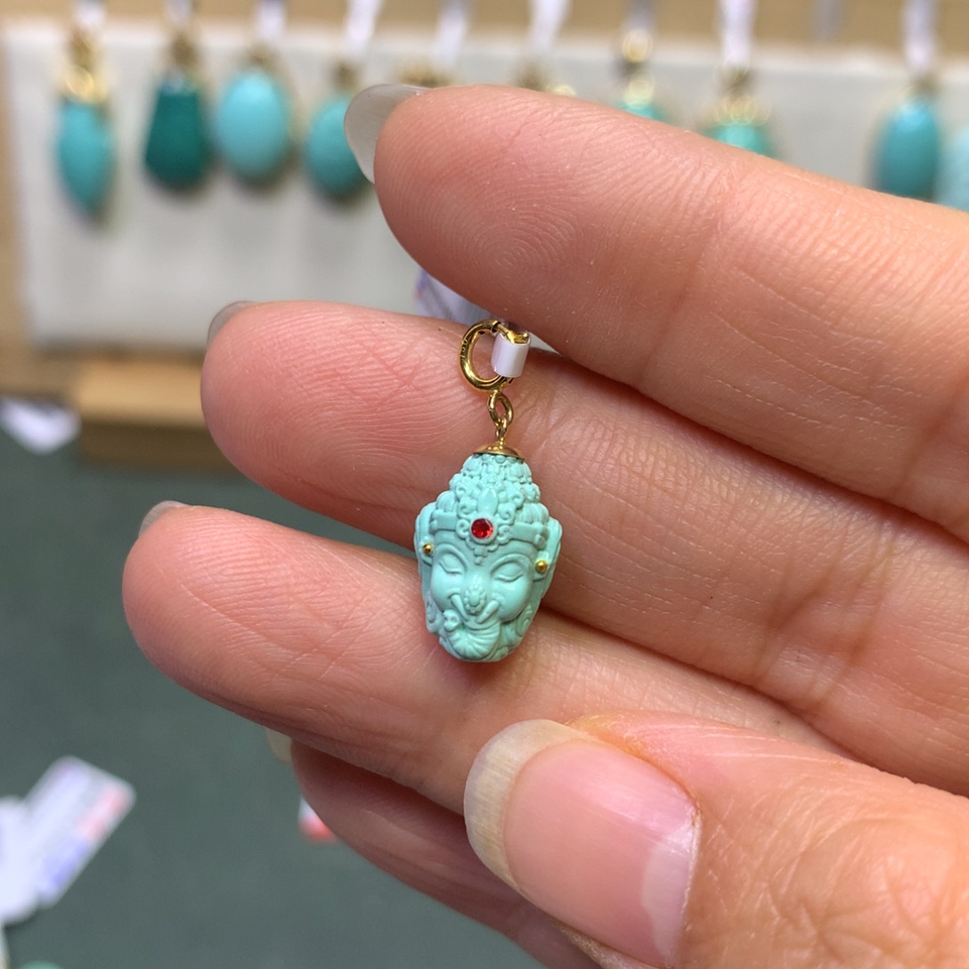 绿松石挂件18K金镶嵌