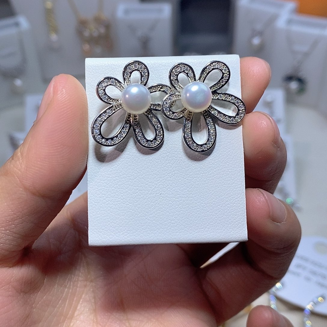 淡水珍珠耳饰未镶嵌