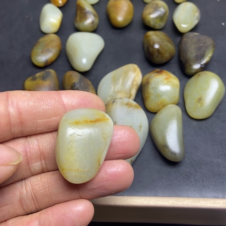 珍***惜和田玉（糖玉）未镶嵌珠宝奇石
