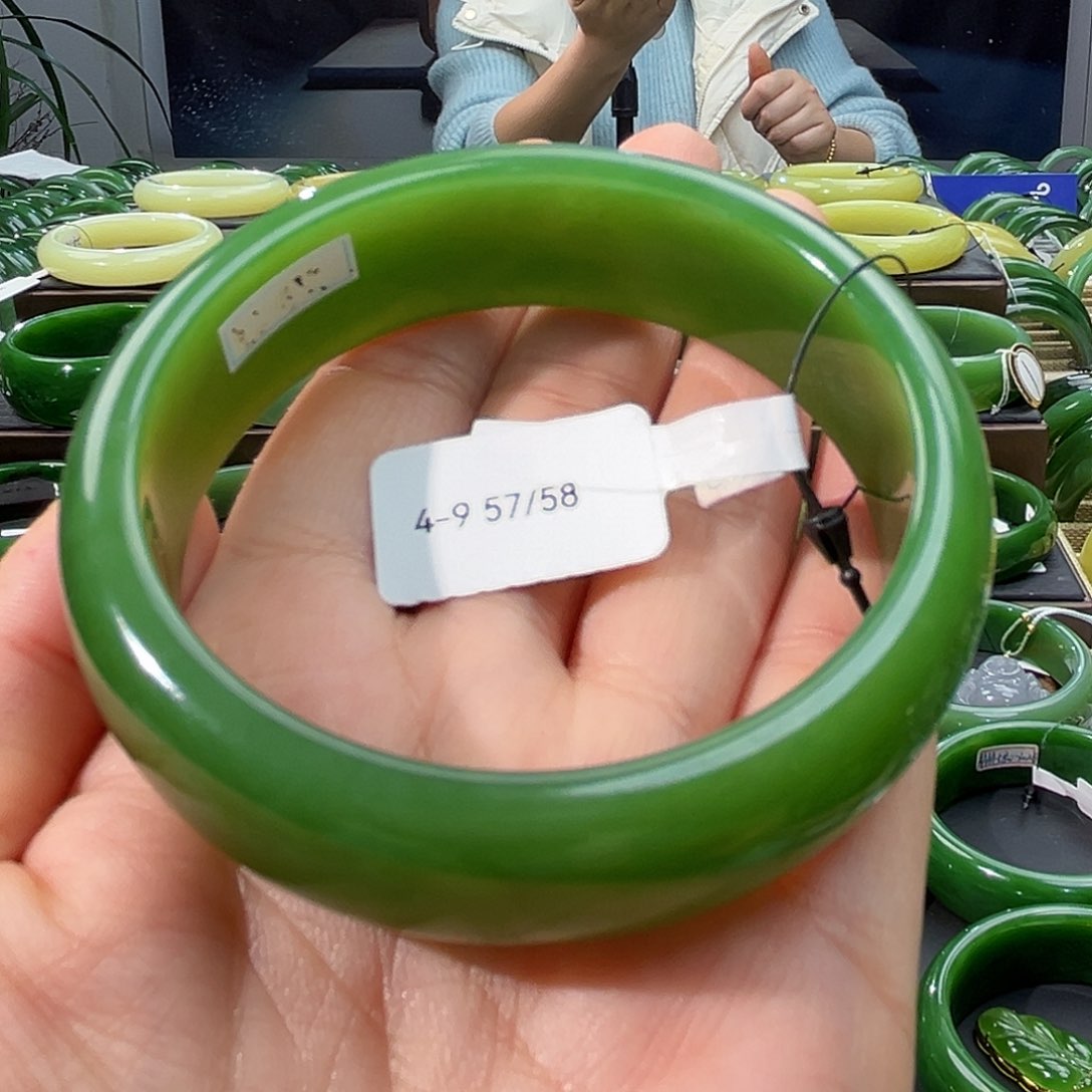 和田玉（碧玉）手镯未镶嵌