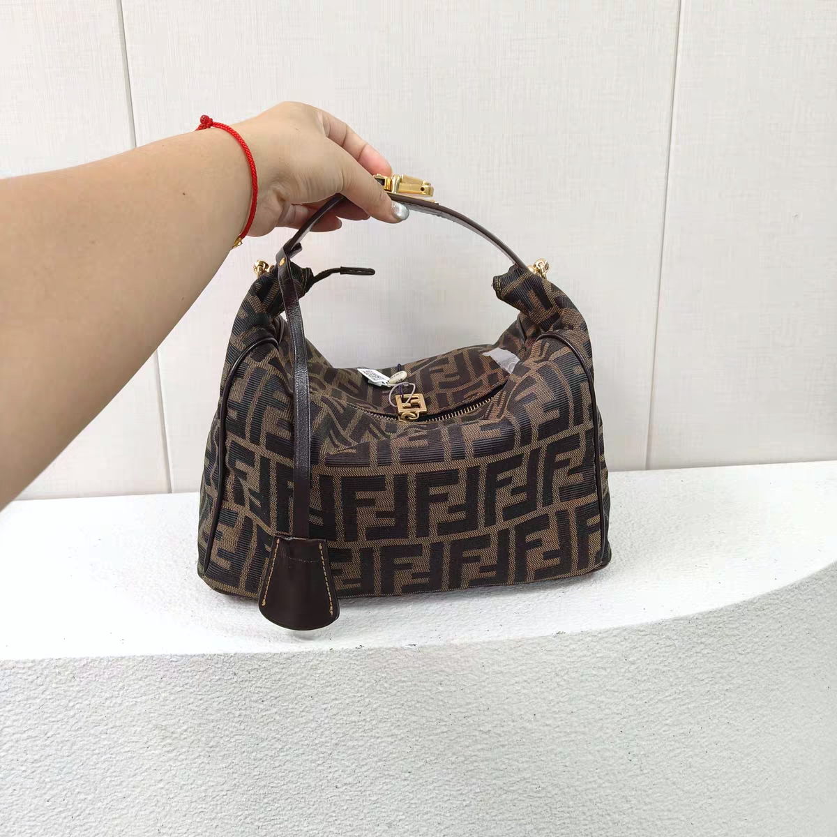 95新 FENDI/芬迪 暮野奢品/芬迪大饭盒/07014