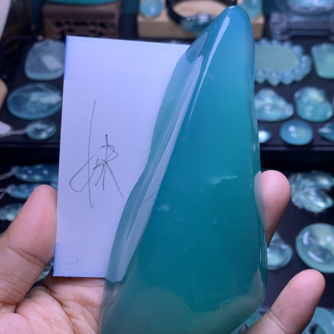 蛇纹石玉吊坠未镶嵌