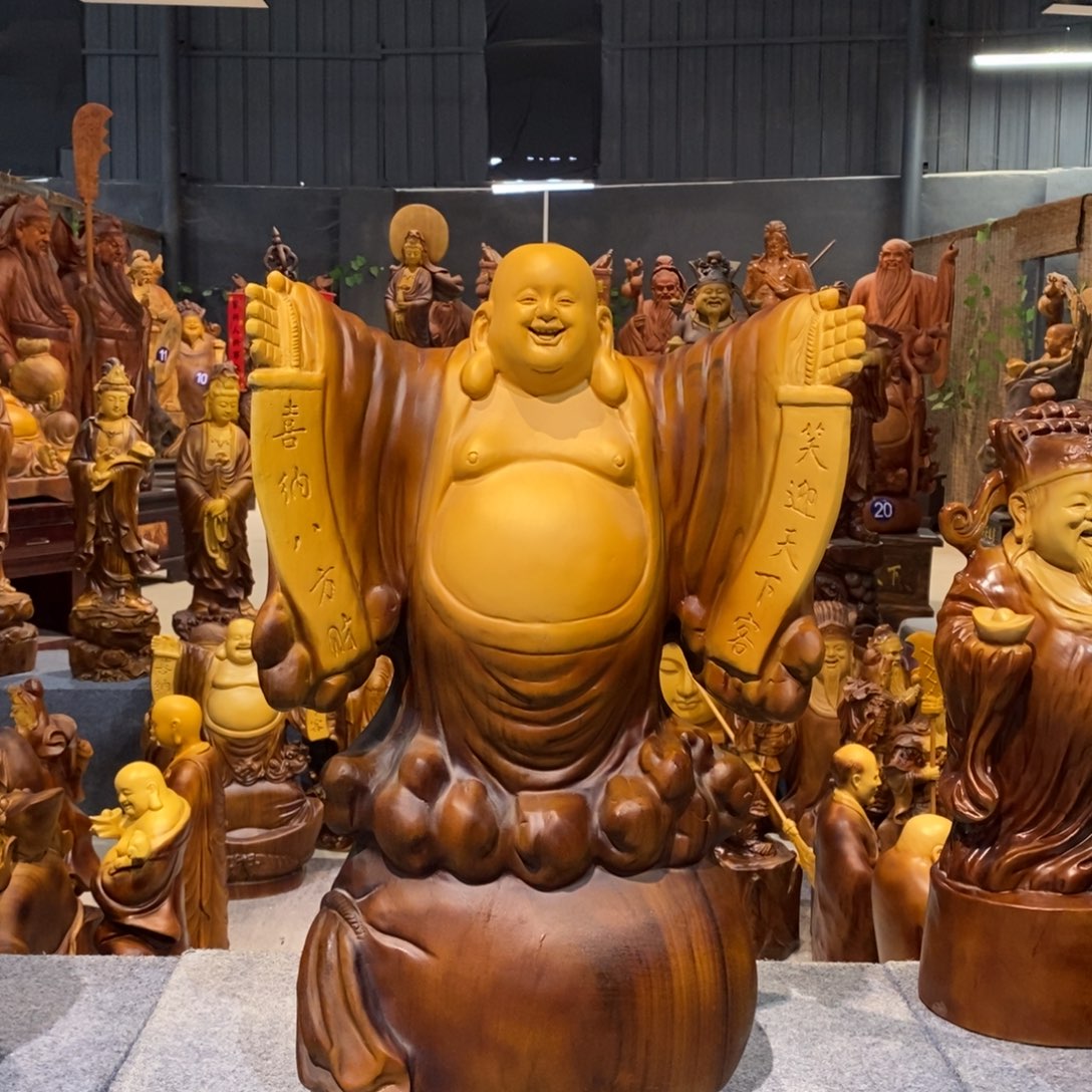 用***3香樟木60高张手弥勒