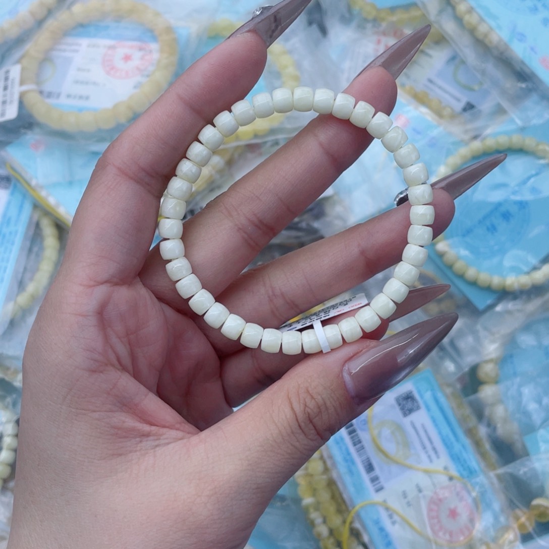 蜜蜡裸石未镶嵌56蜜蜡