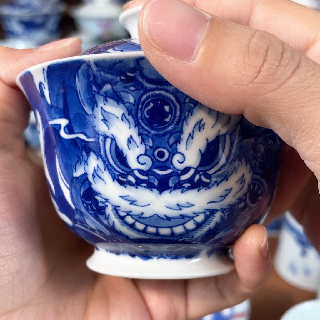 泥藝瓷梦醒狮盖碗