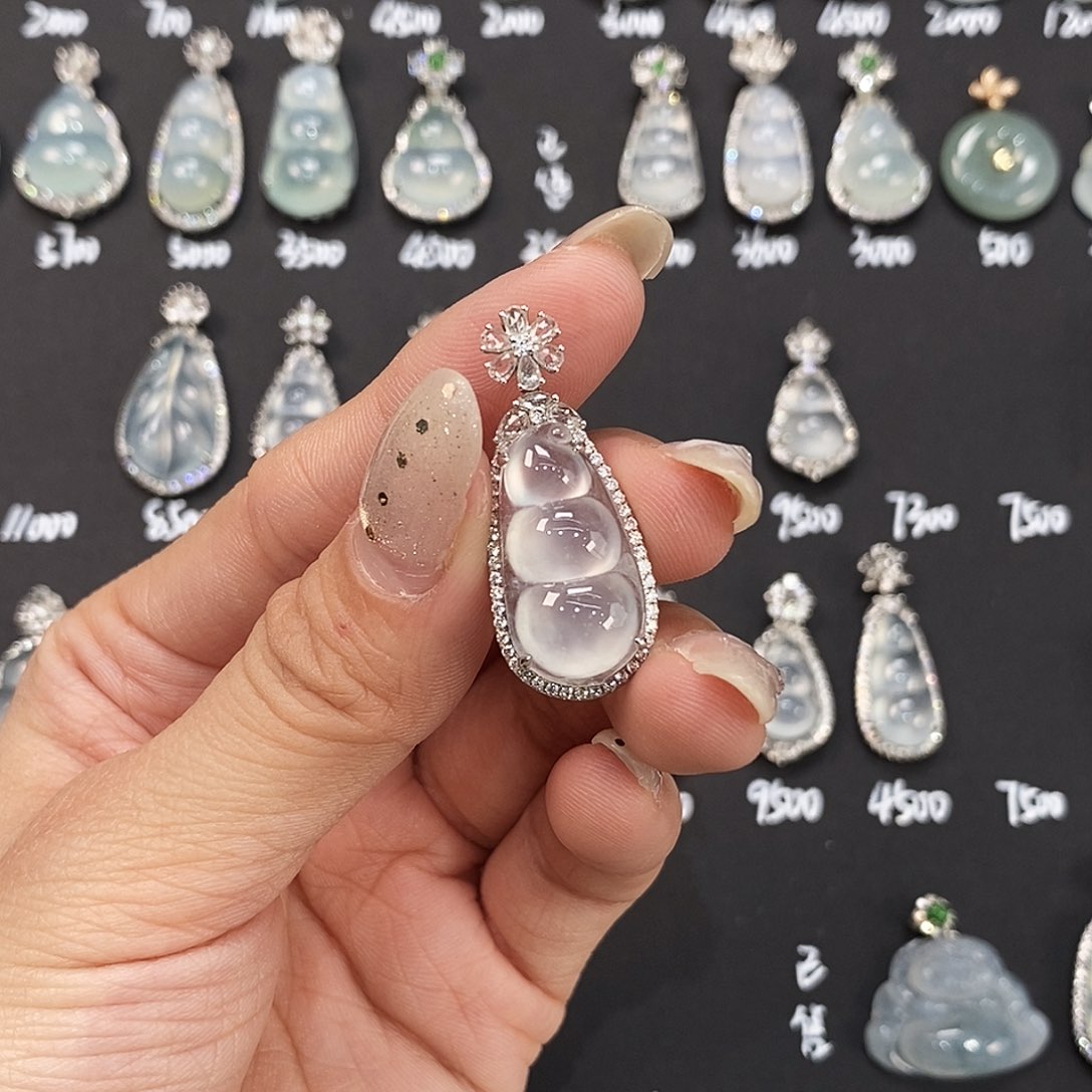 颈饰18K金镶嵌翡翠婉***糖天然缅甸A货翡翠福豆