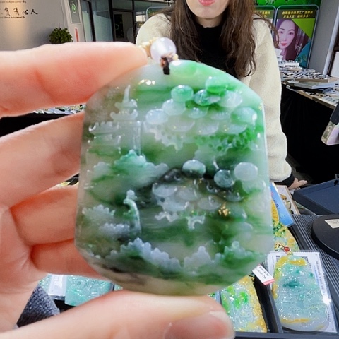 翡翠未镶嵌颈饰翡翠